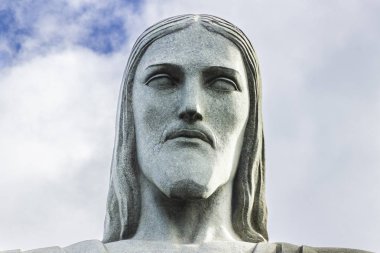 Corcovado İsa Kurtarıcı üst do Rio Janeiro muhteşem taş kafa heykeli Sugar Loaf, ikisiyle de şehrin muhteşem manzarası ile şehrin en çok tanınan bir parçasıdır