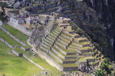 Ana Tapınağı ve üç windows Machu Picchu eski İnka İmparatorluğu Kalesi, Tapınağı, tapınaklar üstten sayısı inanılmaz ve bununla Machu Picchu içinde saraylar arquitecture tasarım mükemmel