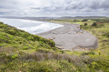 Seyahat yeri Cueva de los Patos Liles Pasifik Okyanusu 'na bakan inanılmaz plaj, Şili
