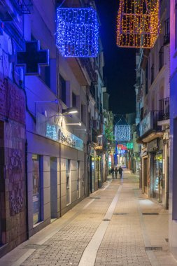 Plasencia eski anıtsal şehir, Gotik ve Roma mimarisinin iyi temsil ile tarihi ve şaşırtıcı İspanyol şehir sokaklarında. Sokaklar dar ve çatıları are korku veren