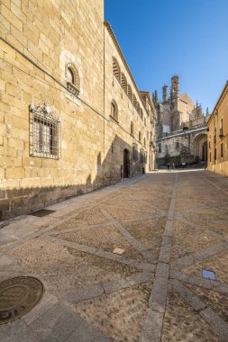 Plasencia eski anıtsal şehir, Gotik ve Roma mimarisinin iyi temsil ile tarihi ve şaşırtıcı İspanyol şehir sokaklarında. 