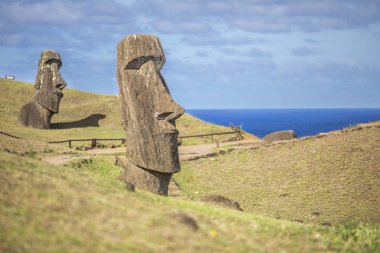 Rano Raraku volkan, nerede tüm geçmiş, biraz-in onları inşa edildi Moais ocağı hala devam, bekleyen ocağı belki, bir gün ulaşmak orada son durak