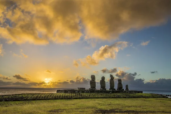 Moais Ahu Tongariki Nell Isola Pasqua Più Grande Ahu Dell — Foto Stock