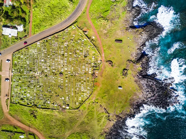 西海岸イースター島のハンガ ロアの素晴らしい海岸線 チリを表示する町で北に空からの眺め — ストック写真