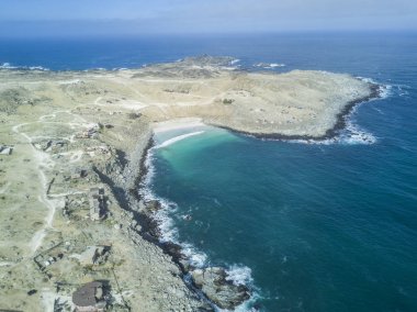 Bir anteni robot görünümü üzerinde Tunquen Beach Valparaiso bölgesinde ve Algarrobo, yabani hayvanlar ve bitkiler yüzünden bir sürü harika bir plaja yakın sulak alanlar ve turkuaz suları, bir pastoral seyahat hedef