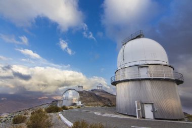 La Silla, kuzey Şili astronomik Gözlemevi. Bir gezegen diğer yıldız görmek için ilk Gözlemevleri. Atacama Çölü Dağları nda'de yer alan 