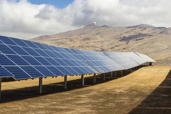 Güneş Enerjisi Co2 Emisyonlarını Azaltmak Için Temiz Teknoloji Güneş Enerjisi — Stok fotoğraf