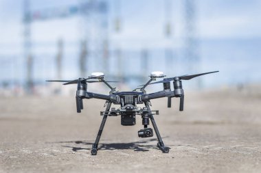 Uçan uçak ve ortophoto ve görsel ve termal kamera ile Pv bitkilerin Termal Analiz için çalışma. UAV güneş, Rüzgar ve hidro yenilenebilir enerji kaynaklarının kolay hava denetimler için kullanılır