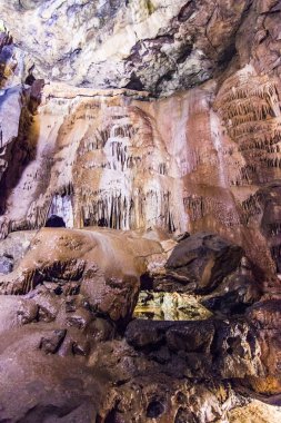 Güzel, eski mağaranın manzarası 