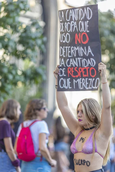 Personas Que Llevan Pancartas Protesta Durante Día Mujer Santiago Chile —  Fotos de Stock