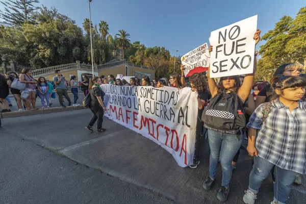 Osób Posiadających Znaki Protestujących Podczas Dnia Kobiet Santiago Chile Miasto — Zdjęcie stockowe