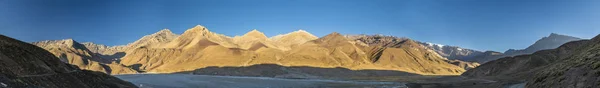 Pintoresca Vista Del Río Que Fluye Las Montañas — Foto de Stock