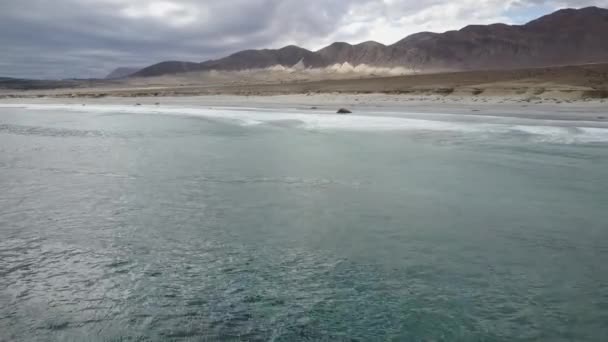 Вид Воздуха Прибрежную Зону Пустыни Атакама Пляже Playa Blanca Удивительный — стоковое видео