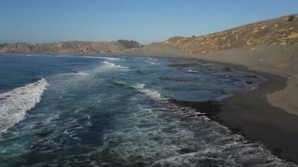 Luftaufnahme Des Strandes Von Las Brisas — Stockvideo