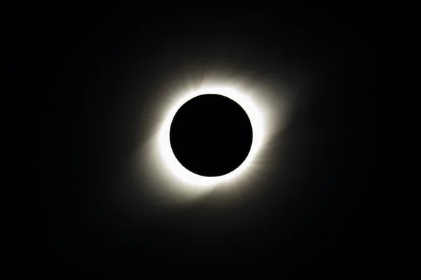 Éclipse Lumineuse Lunaire Sur Fond Noir — Photo