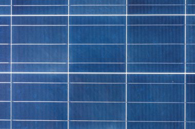 Güneş Enerjisi güneş pili bağlantıları kusurları Güneş enerjisi muayene, silikon güzel bir teknoloji mavi desen. Enerji üretimini azaltan güneş paneli bağlantılarındaki korozyon arızalarının görünümü