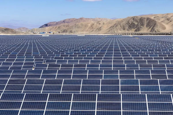 Lotnicze Drone Widok Elektrowni Słonecznej Energii Nad Atacama Pustyni Piaski — Zdjęcie stockowe