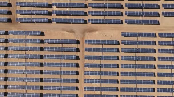 太阳能组件鸟瞰图 — 图库视频影像