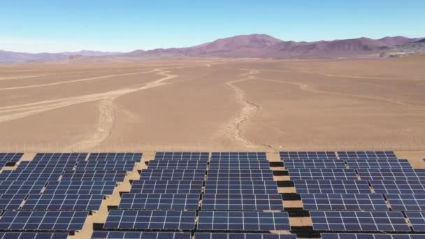 太阳能组件鸟瞰图 — 图库视频影像