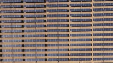 Güneş Enerjisi Modüllerinin Havadan Görünümü