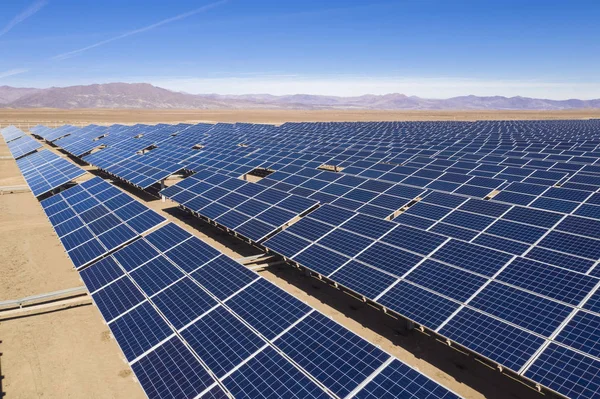 Paneles Eléctricos Con Vistas Energía Solar — Foto de Stock