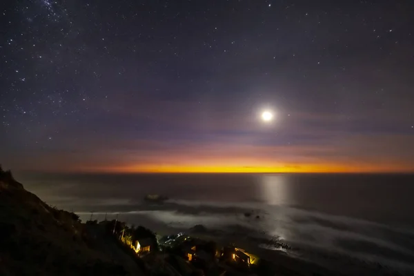 Nocne Niebo Nad Morzem — Zdjęcie stockowe