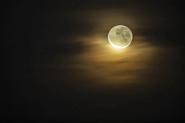 Gyantázom Félholdat Mintha Déli Féltekéről Látnék Bámulatos Hold Durva Felszíne — Stock Fotó