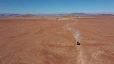 Atacama Çölü'nün havadan ham görüntüleri inanılmaz bir engebeli volkanik manzara