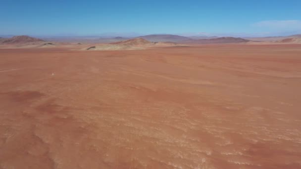 Imagens Aéreas Brutas Vista Deserto Atacama Uma Paisagem Vulcânica Acidentada — Vídeo de Stock