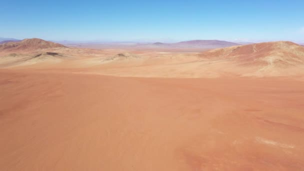 Vue Aérienne Brute Désert Atacama Incroyable Paysage Volcanique Accidenté — Video