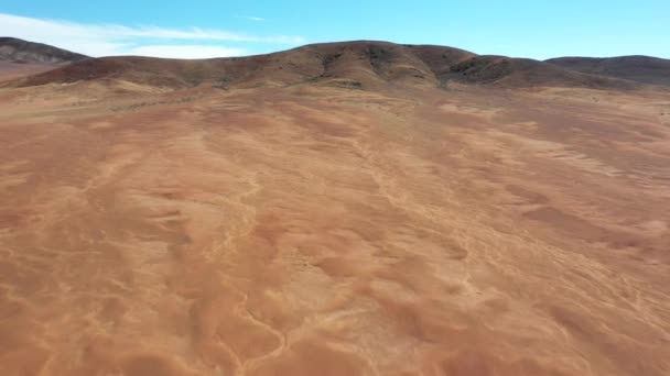 Luftaufnahme Der Atacama Wüste Einer Atemberaubend Zerklüfteten Vulkanlandschaft Mit Unglaublichen — Stockvideo