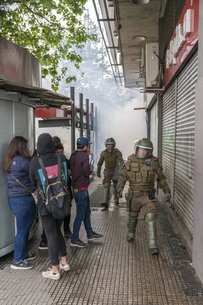 Összecsapások Rendőrség Tüntetők Között Santiago Utcáin Legutóbbi Zavargások Során Santiago — Stock Fotó