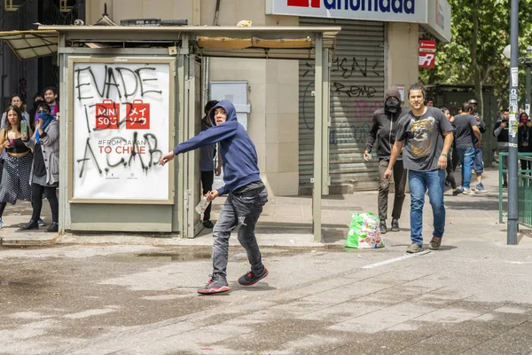 Összecsapások Rendőrség Tüntetők Között Santiago Város Utcáin Legutóbbi 2019 Októberi — Stock Fotó