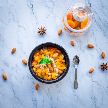 Güzel, lezzetli ve besleyici kahvaltı