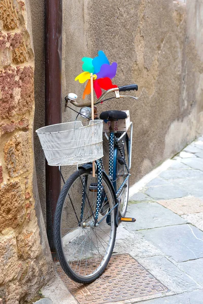 Colorful Bike Parked Italian Street — Stock Photo, Image