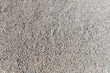 Arka plan olarak çakıl bol