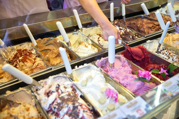 Różnorodność Smaków Pyszne Lody — Zdjęcie stockowe