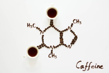 Kimyasal formülü kafein. Espresso, fasulye ve kahve tozu bardak. Sanat yiyecek. Üstten görünüm.