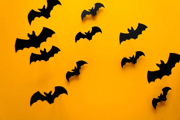 Chauves Souris Papier Noir Volant Sur Fond Jaune Concept Halloween — Photo