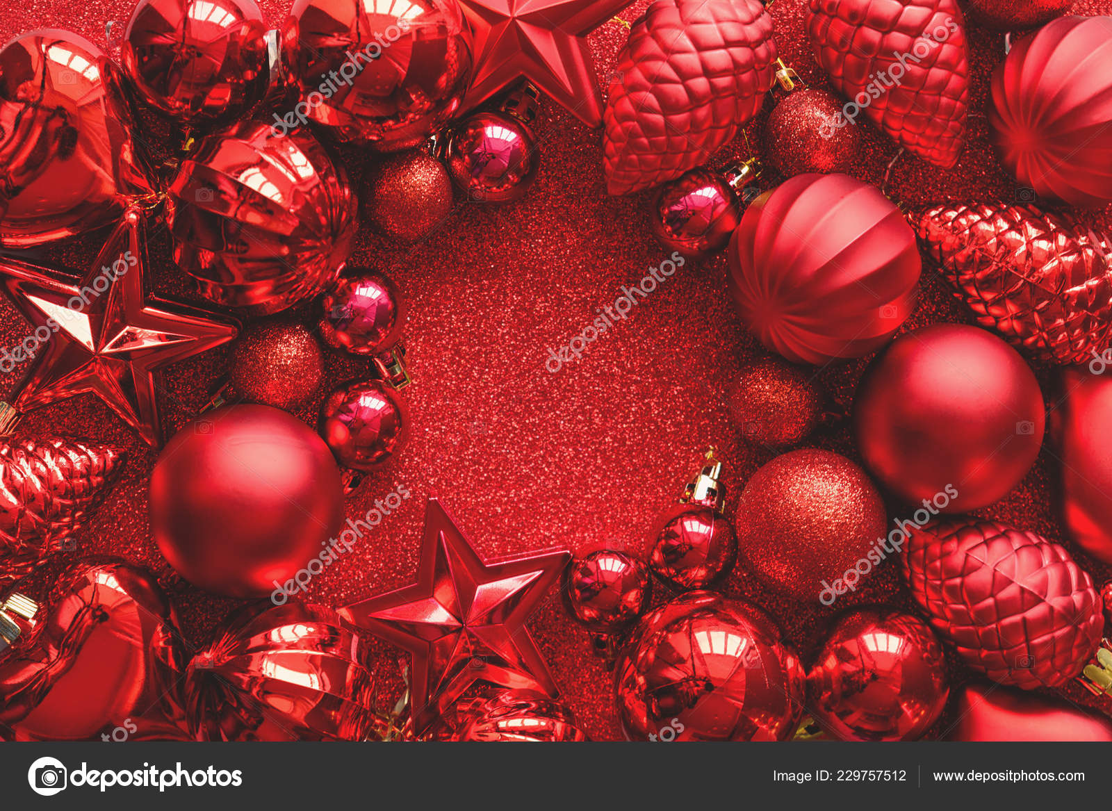 Sfondi Natalizi Rossi.Cornice Rossa Natale Palle Natale Stelle Coni Cuori Sfondo Rosso Foto Stock C Thayra 229757512