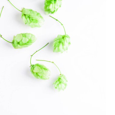 Beyaz arka plan üzerinde izole birkaç atlama