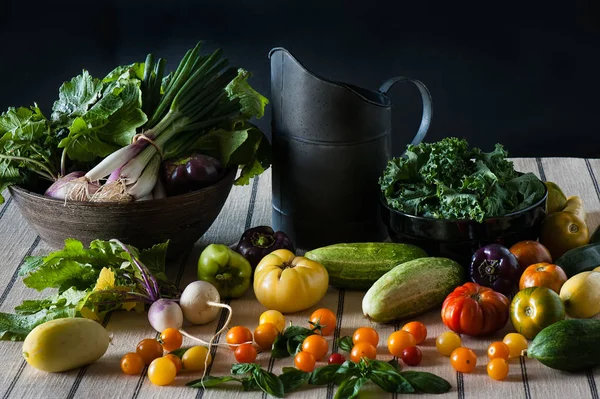 Still Life Scene Bounty Fresh Produce Including Tomatoes Turnips Kale — Stock Photo, Image