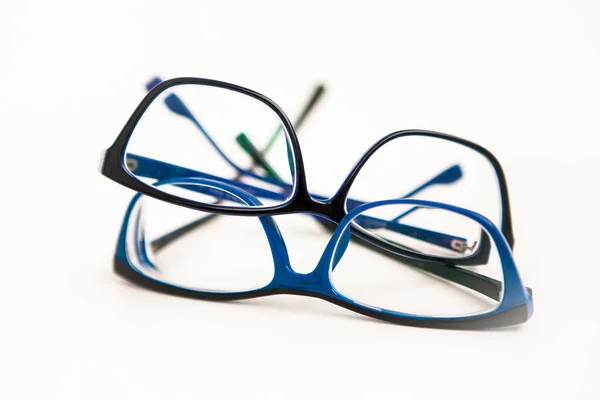 Óculos Óculos Moldura Azul Sobre Backgound Branco — Fotografia de Stock