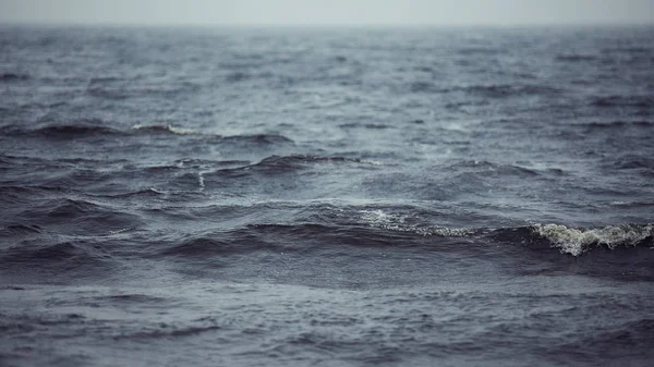 Темно Синяя Вода Фон — стоковое фото
