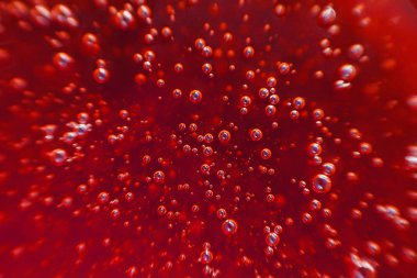 kırmızı zemin ile balonları