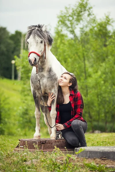 Jeune Fille Son Cheval — Photo