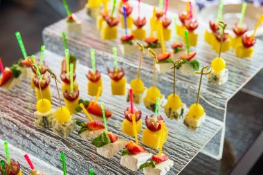 Dekoratif yemek resepsiyon bir restoranda. Bir restoran tatil