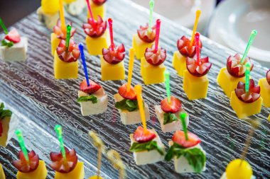 Dekoratif yemek resepsiyon bir restoranda. Bir restoran tatil