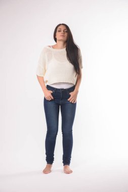 Duygusal olarak poz izole arka plan üzerinde beyaz caucausian kız