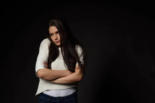 Blanco Caucásico Chica Posando Emocionalmente Sobre Fondo Aislado — Foto de Stock